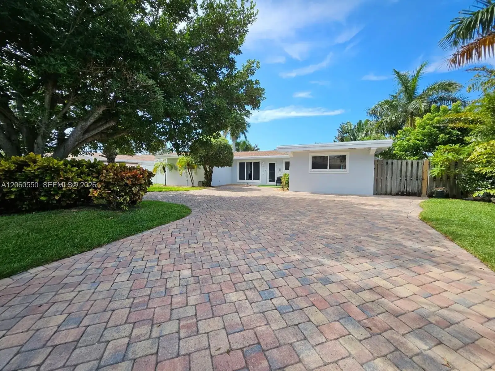 2770 NE 30th St, Lighthouse Point FL 33064 photo 3