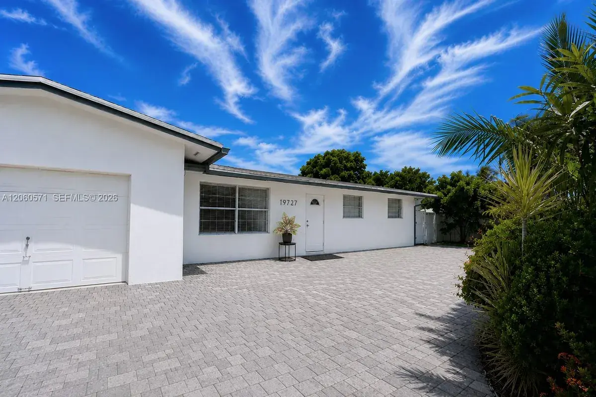 19727 SW 118th Pl, Miami FL 33177