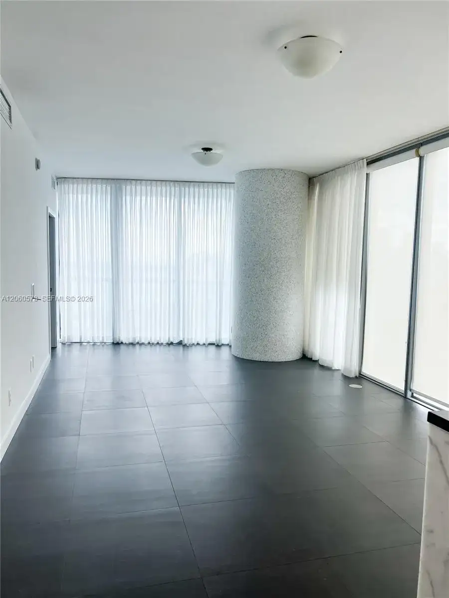 888 Biscayne Blvd # 3701, Miami FL 33132 photo 4
