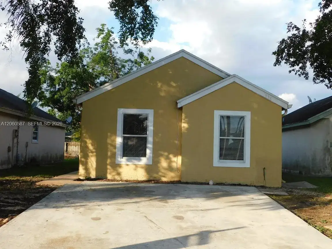 738 SW 9th St, Florida City FL 33034