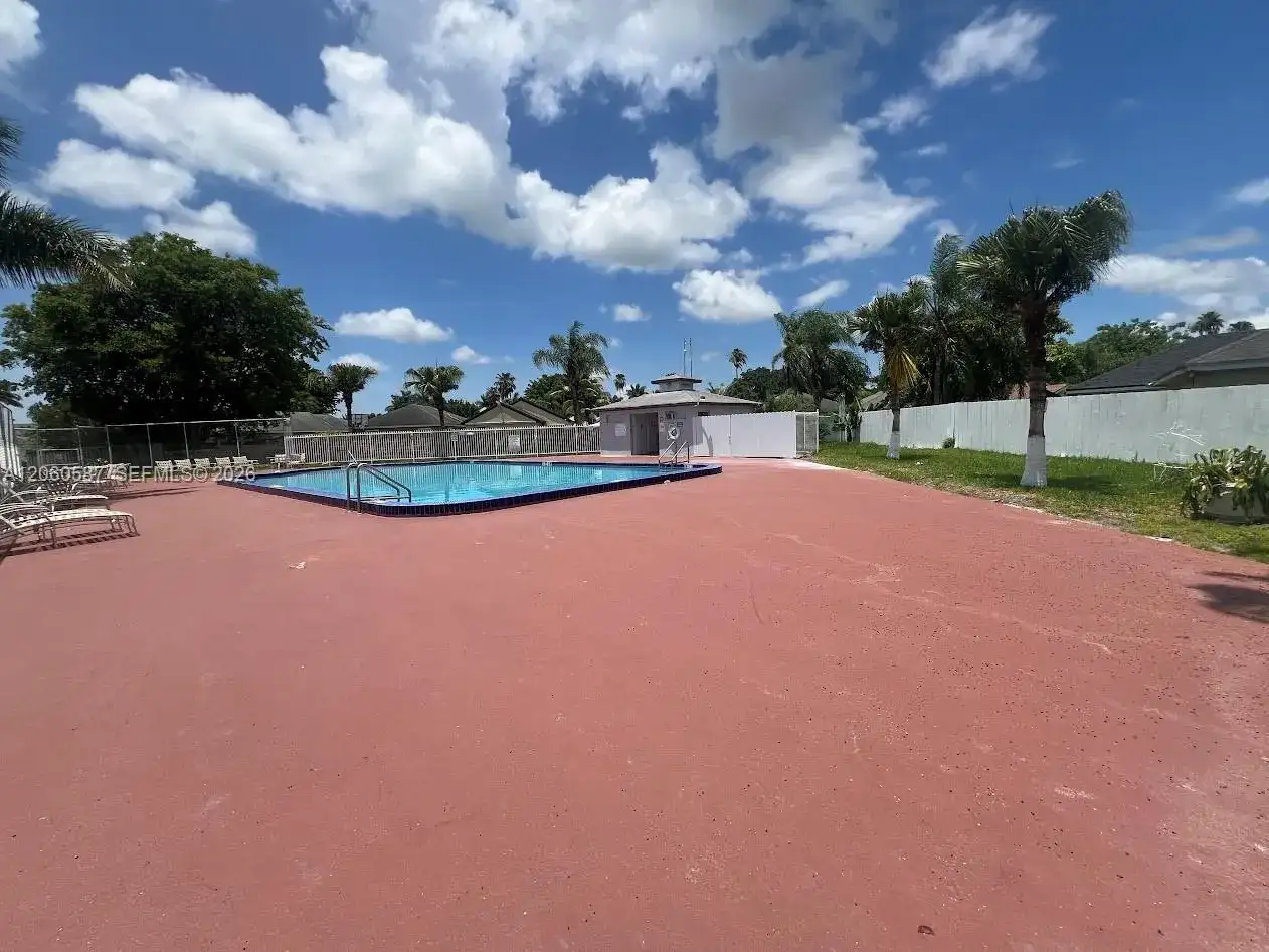 738 SW 9th St, Florida City FL 33034 photo 4