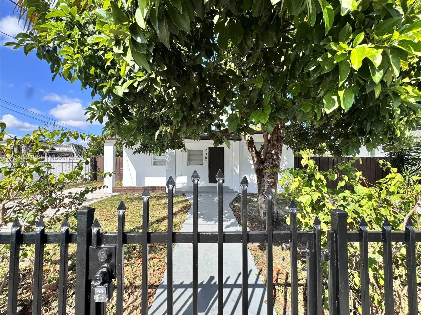 2381 NW 153rd St, Miami Gardens FL 33054 photo 2