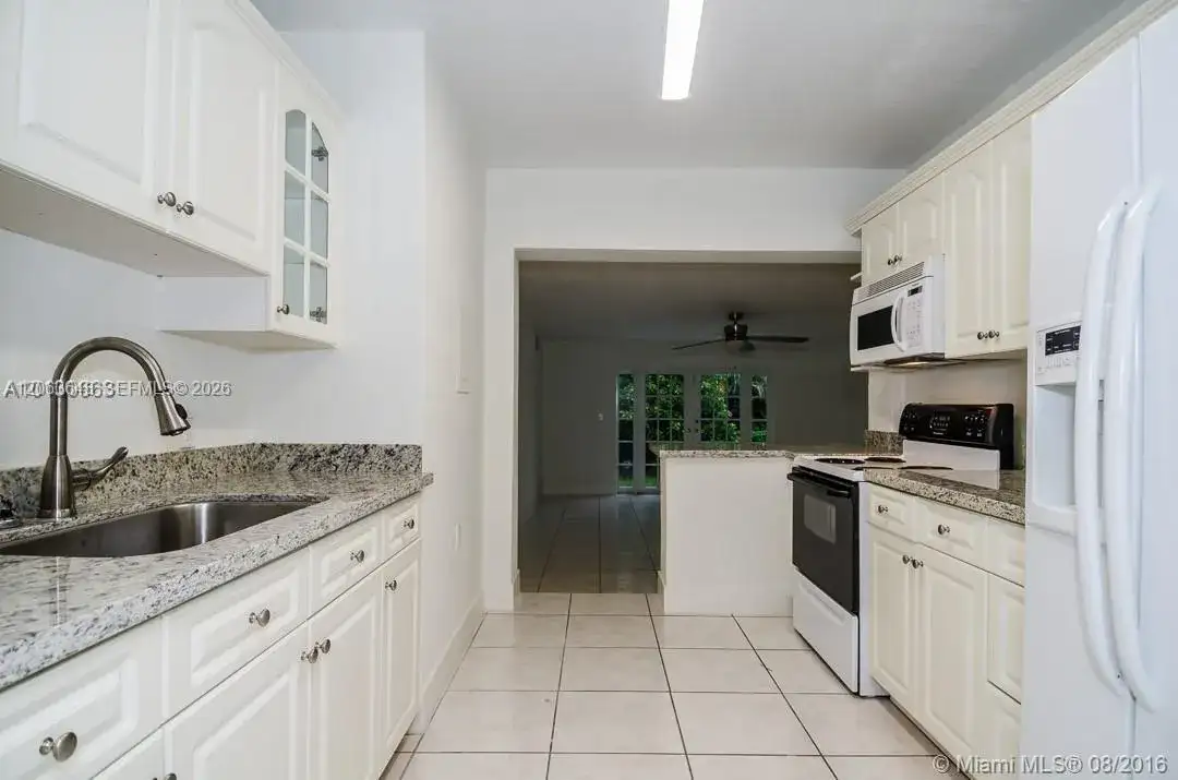 5360 W 2nd Ave, Hialeah FL 33012 photo 2