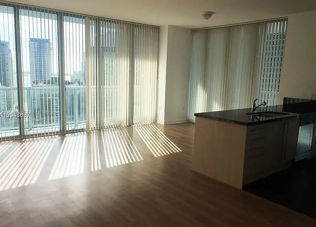79 SW 12 ST # 3006S, Miami FL 33131 photo 2