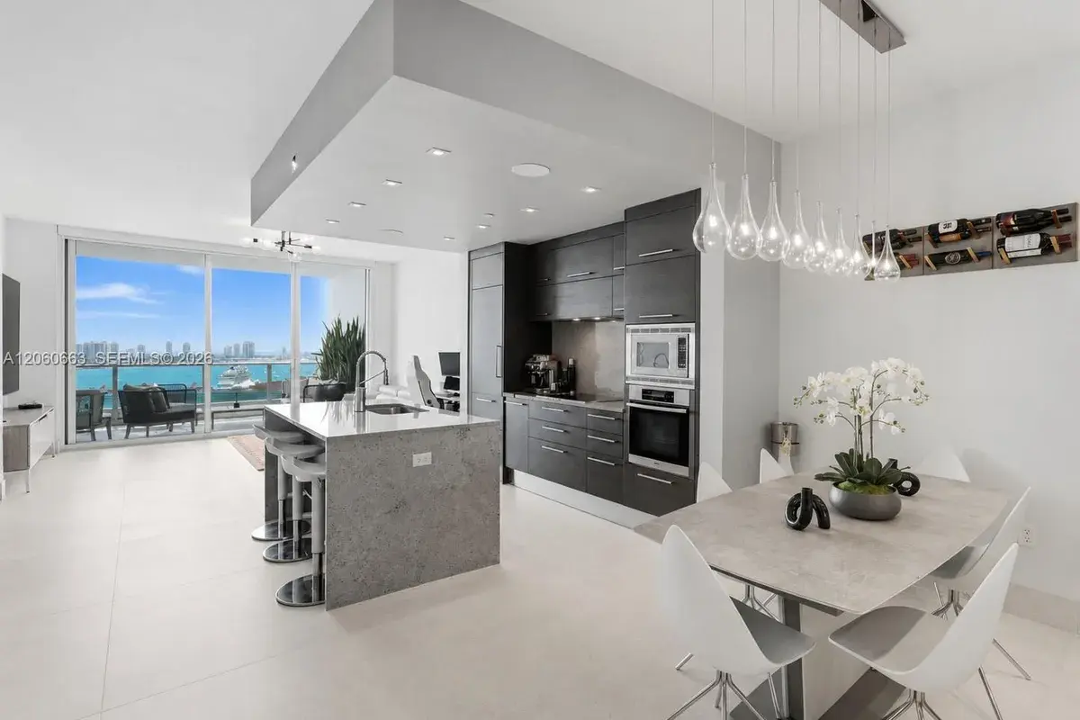 900 Biscayne Blvd # 3607, Miami FL 33132