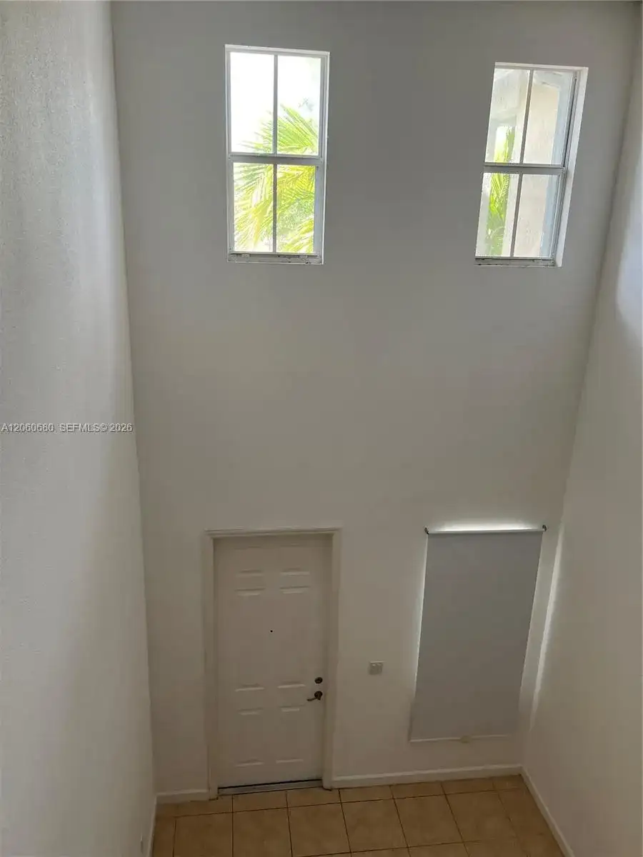 11440 NW 75th Ter, Doral FL 33178 photo 4