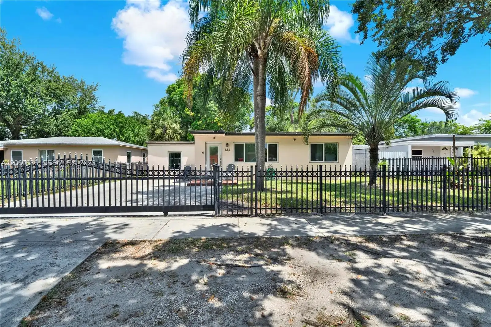 135 NW 121st St, North Miami FL 33168
