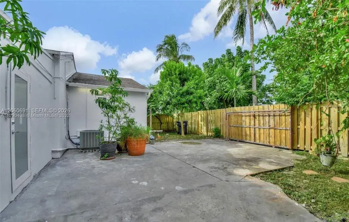 6391 SW 39th St, Miami FL 33155 photo 2
