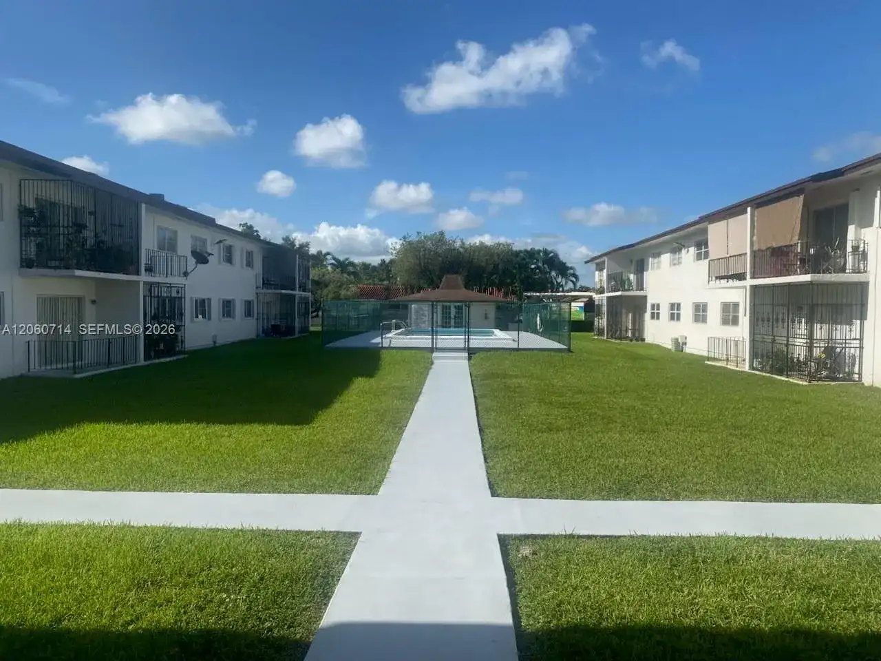 9520 SW 8th St # 118, Miami FL 33174 photo 3