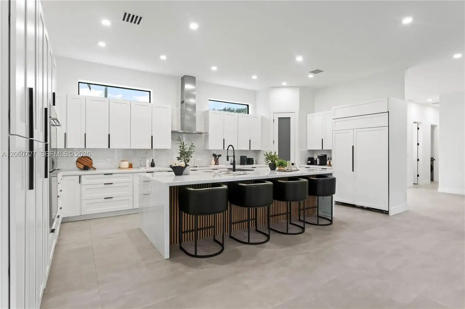 360 Holly Ln, Plantation FL 33317