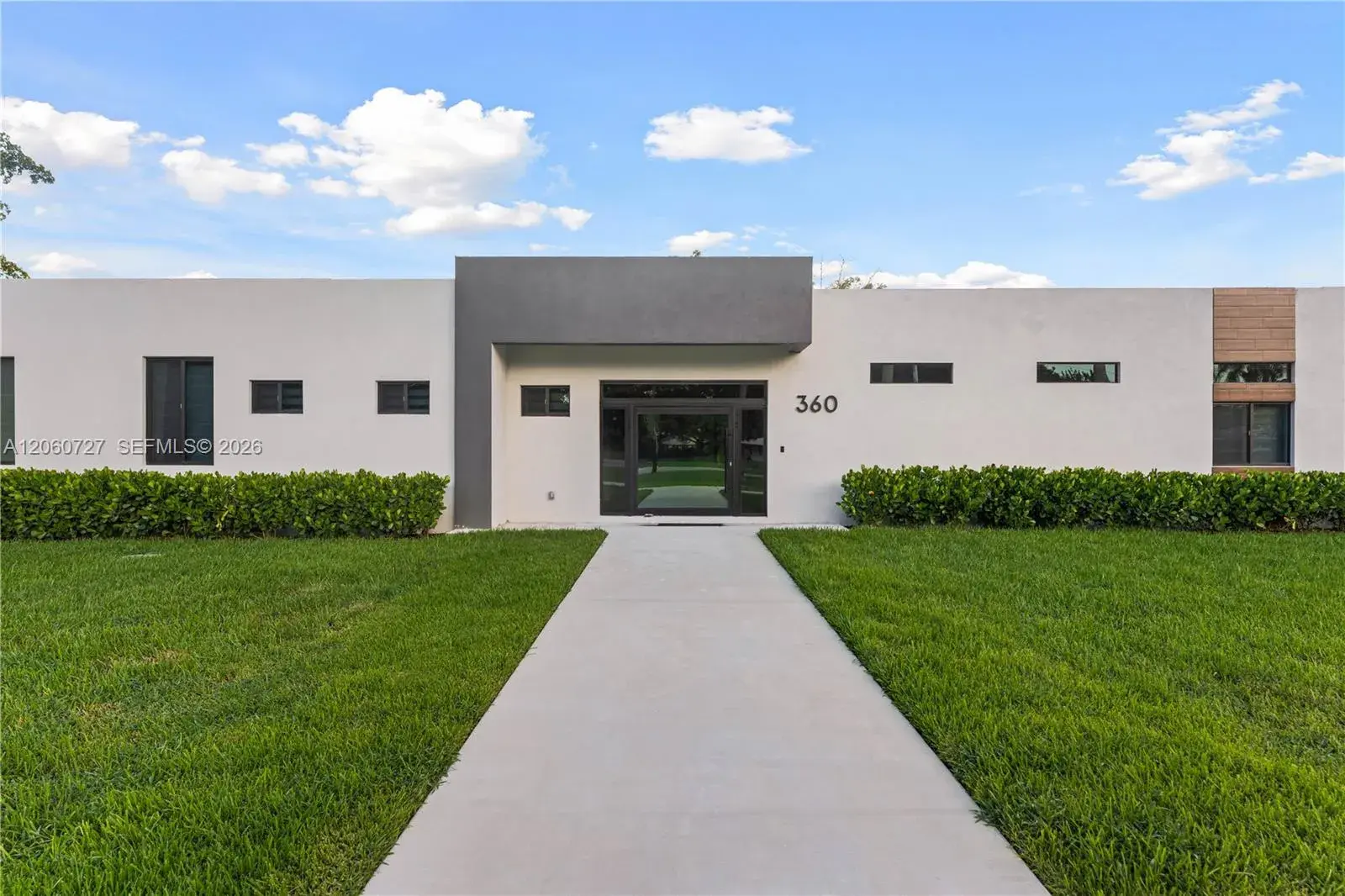 360 Holly Ln, Plantation FL 33317