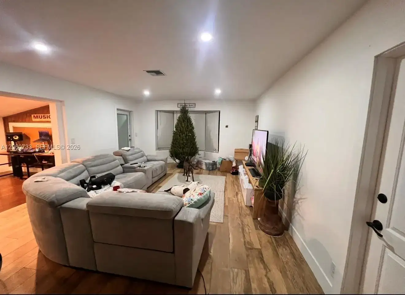7161 SW 13th St, Pembroke Pines FL 33023 photo 3