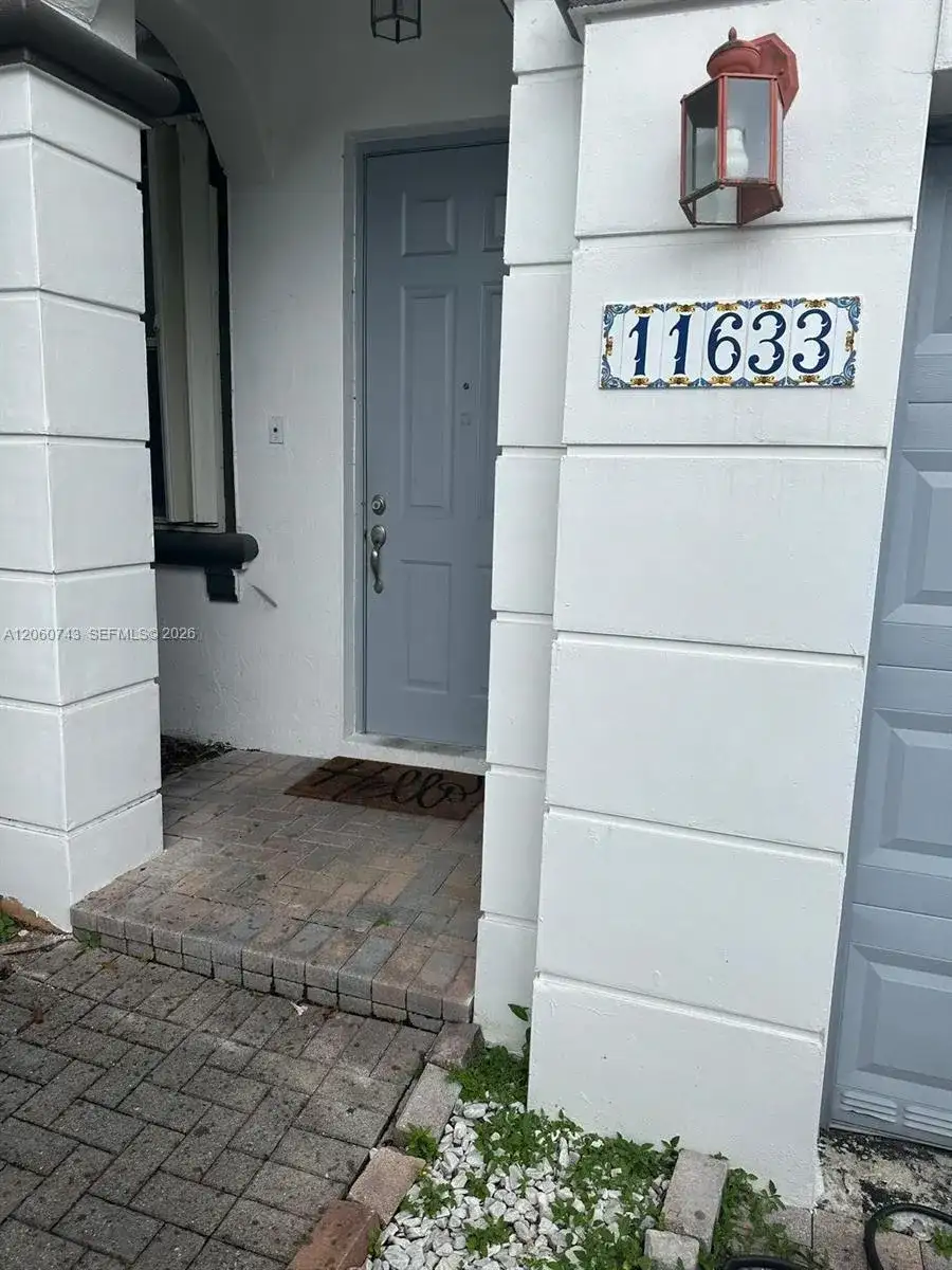 11633 NW 78th St, Doral FL 33178 photo 2
