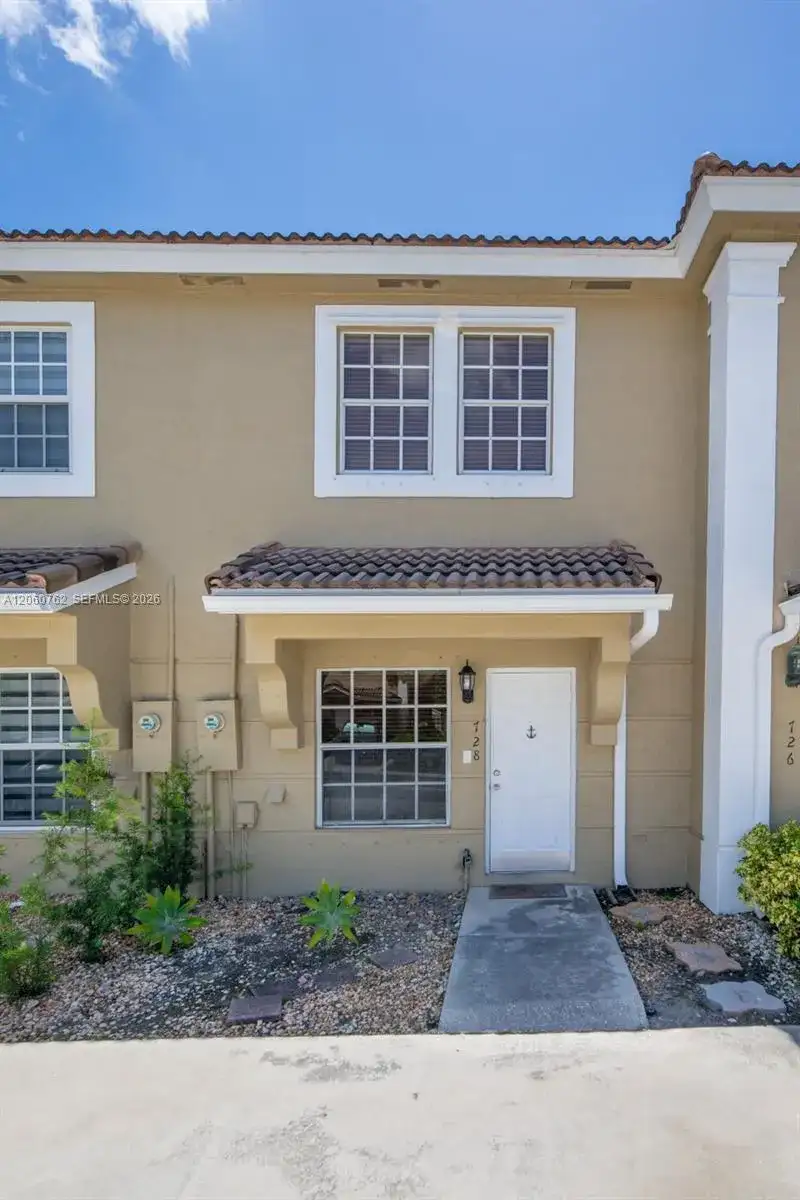 728 SW 122nd Ave, Pembroke Pines FL 33025 photo 4