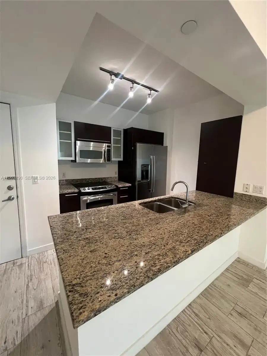 951 Brickell Ave # 2403, Miami FL 33131 photo 2