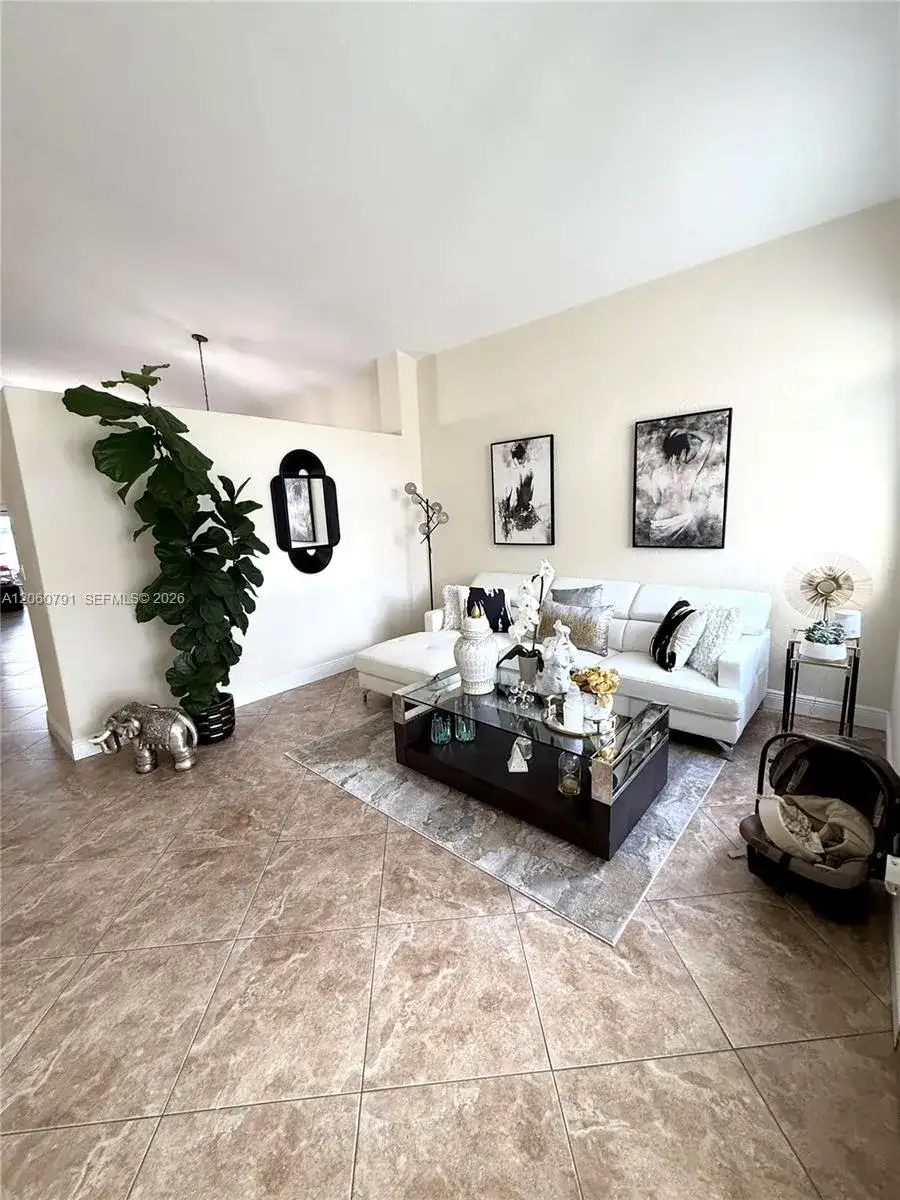 8731 NW 153rd Ter, Miami Lakes FL 33018 photo 4