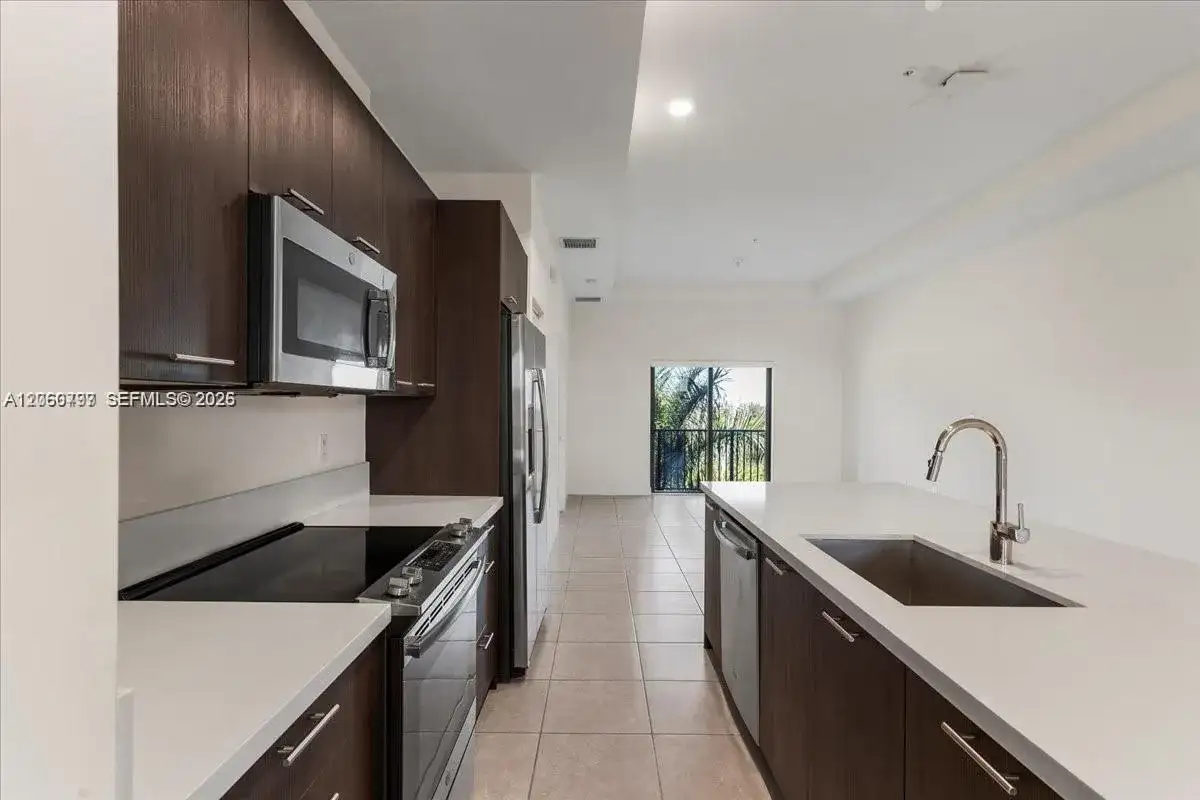 8031 NW 104th Ave # 31, Doral FL 33178 photo 4