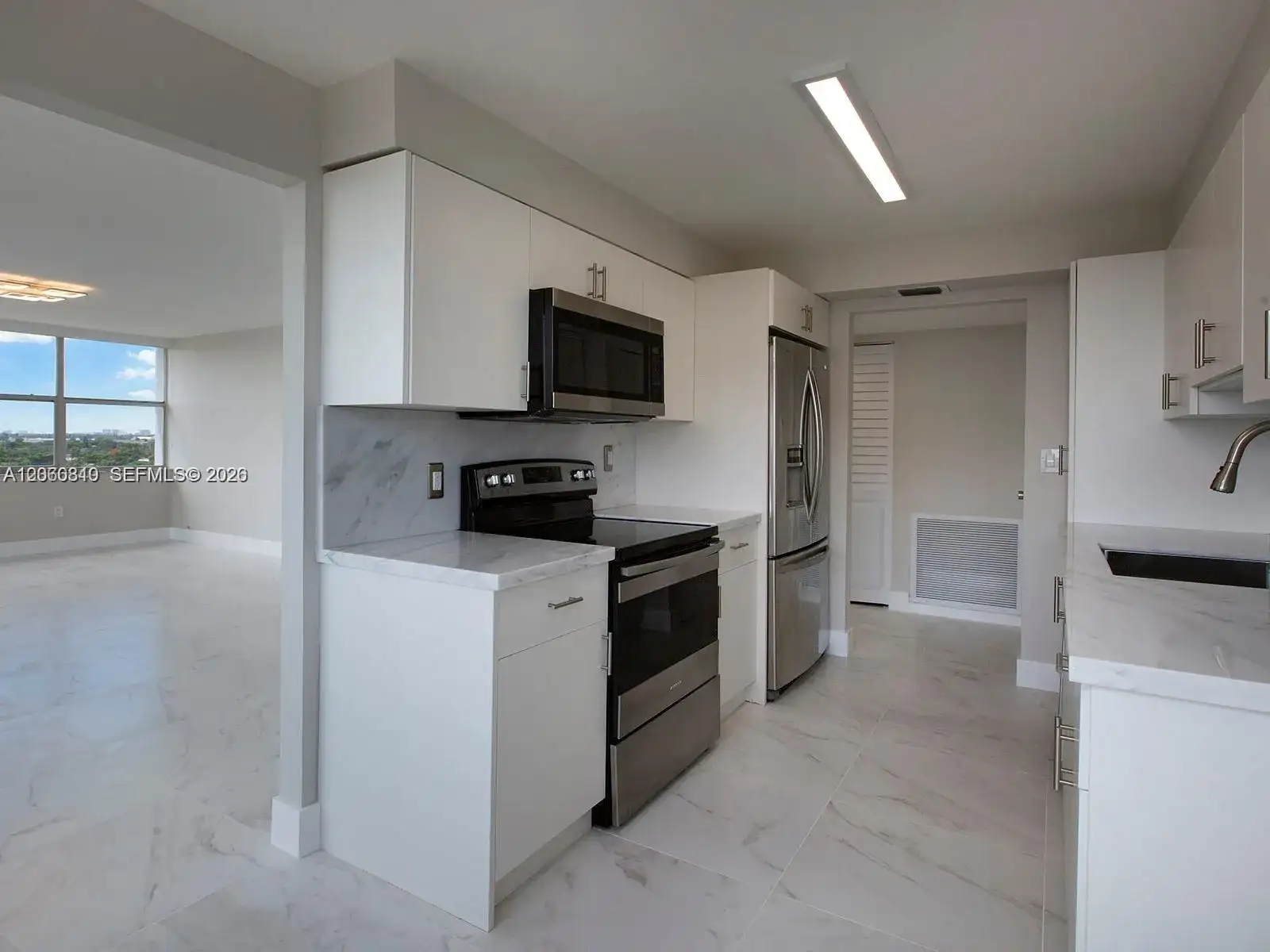 1200 NE Miami Gardens Dr # 1013W, Miami FL 33179 photo 2