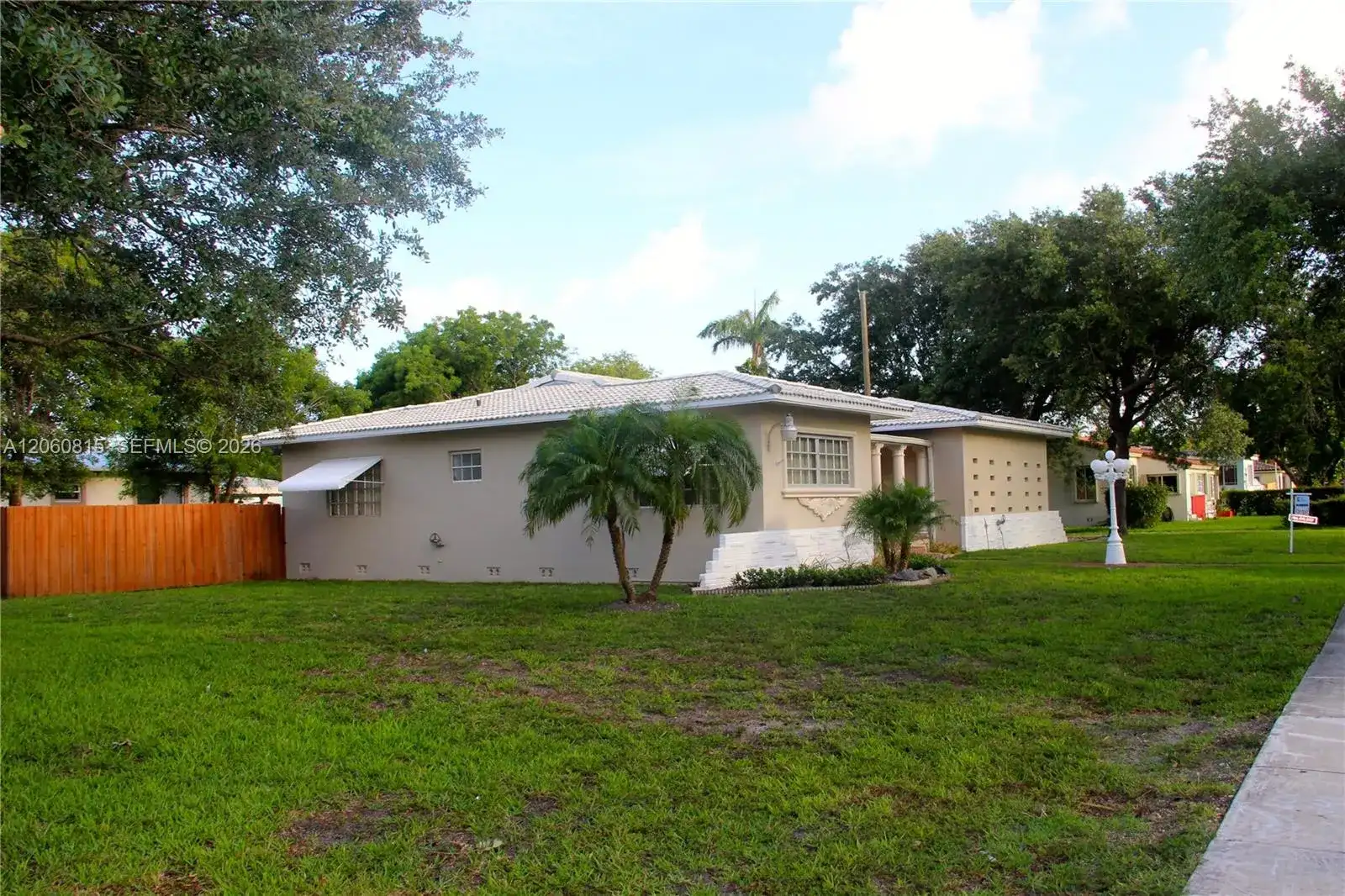 70 Hammond Dr, Miami Springs FL 33166 photo 4