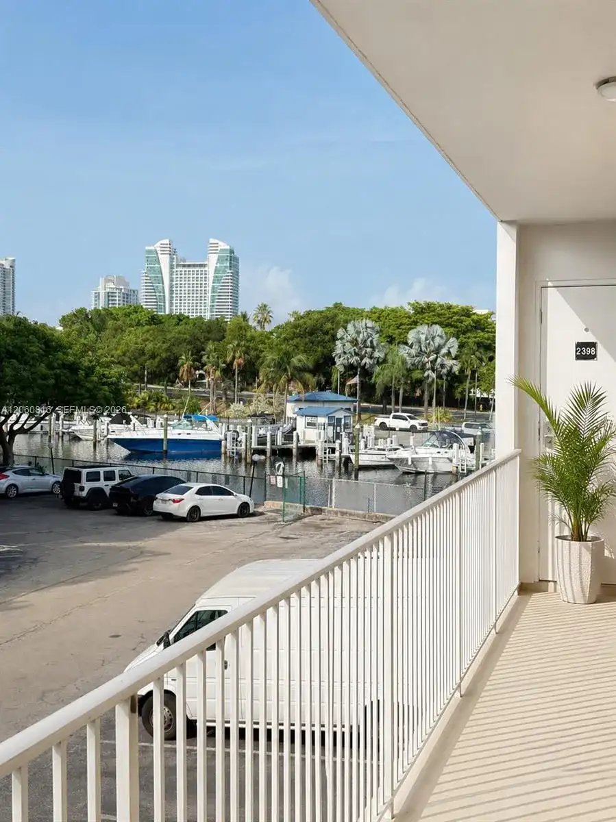 26 Diplomat Pkwy # 2398, Hallandale Beach FL 33009 photo 2