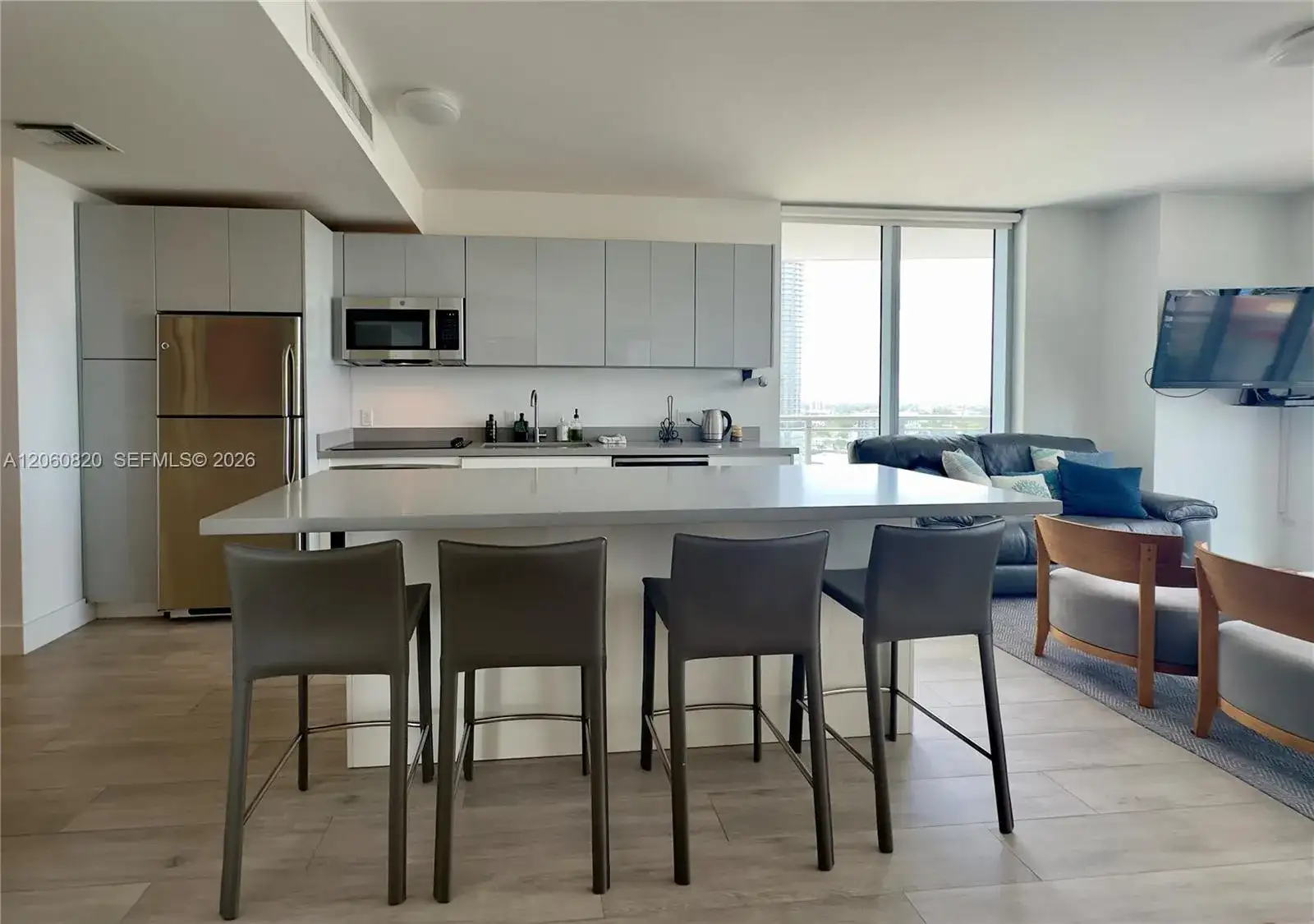 90 SW 3rd St # 2012, Miami FL 33130 photo 2