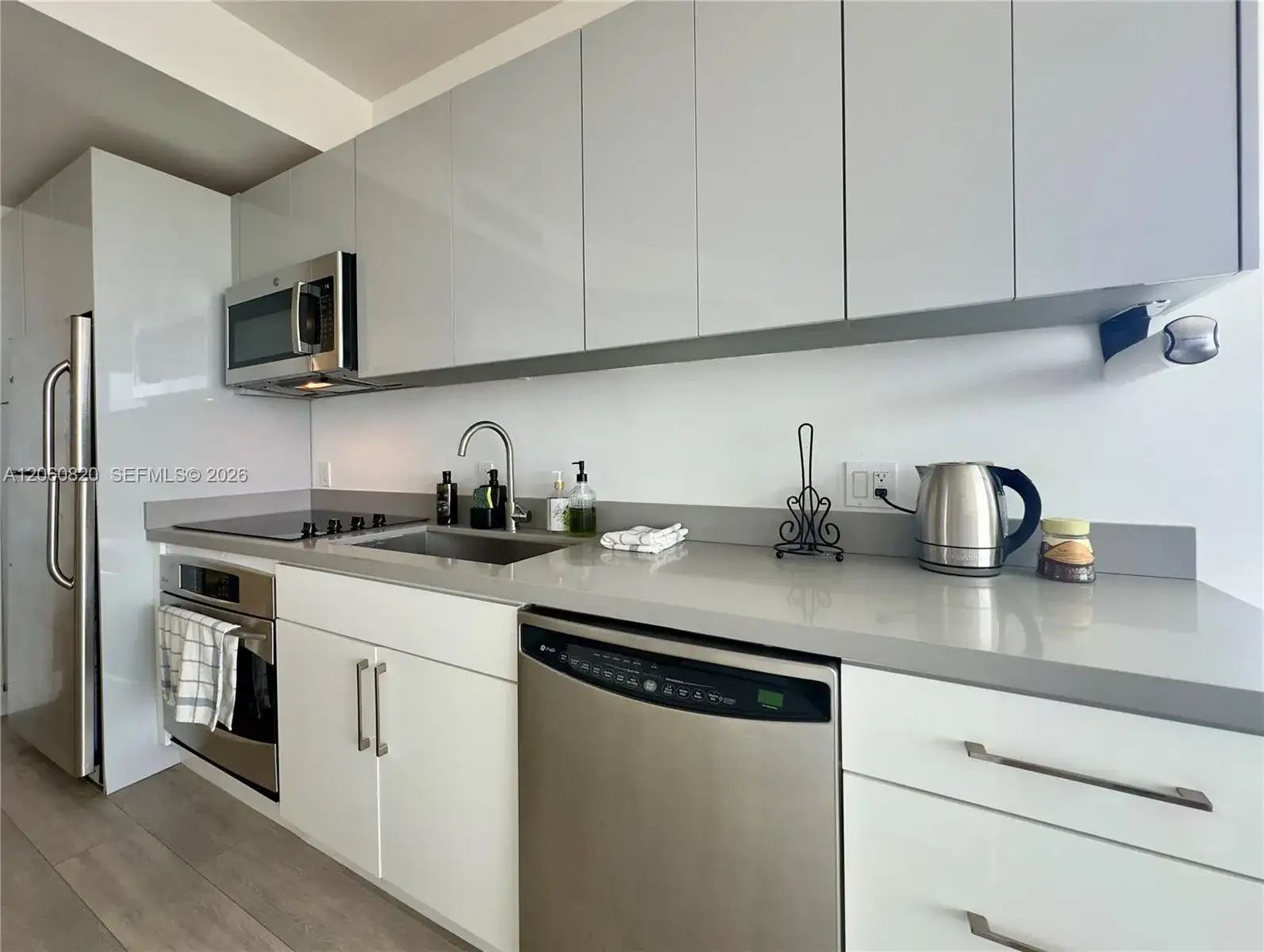 90 SW 3rd St # 2012, Miami FL 33130 photo 3