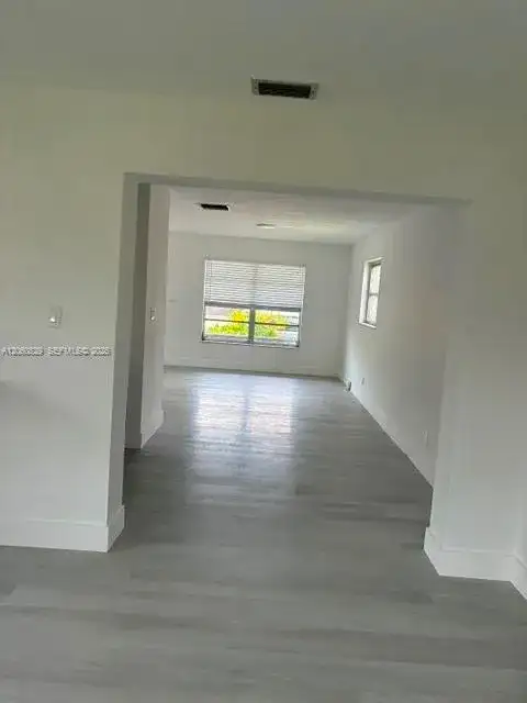 7311 NW 57th Dr, Tamarac FL 33321 photo 2