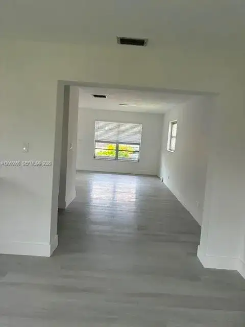 7311 NW 57th Dr, Tamarac FL 33321 photo 2