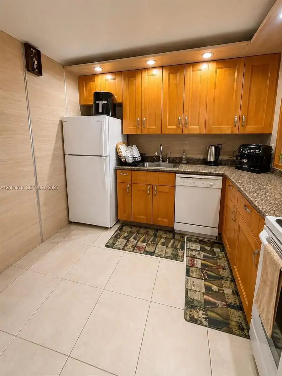 1000 Parkview Dr # 505, Hallandale Beach FL 33009 photo 4