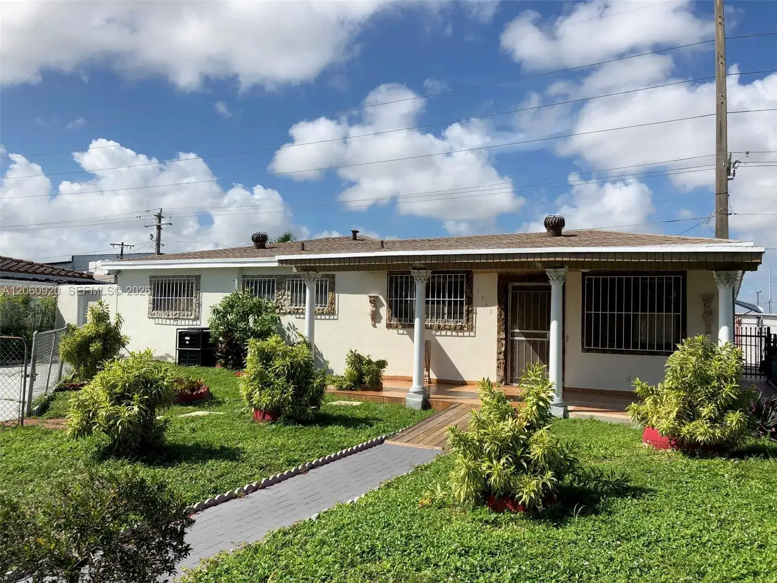 8636 NW 35th PL, Miami FL 33147