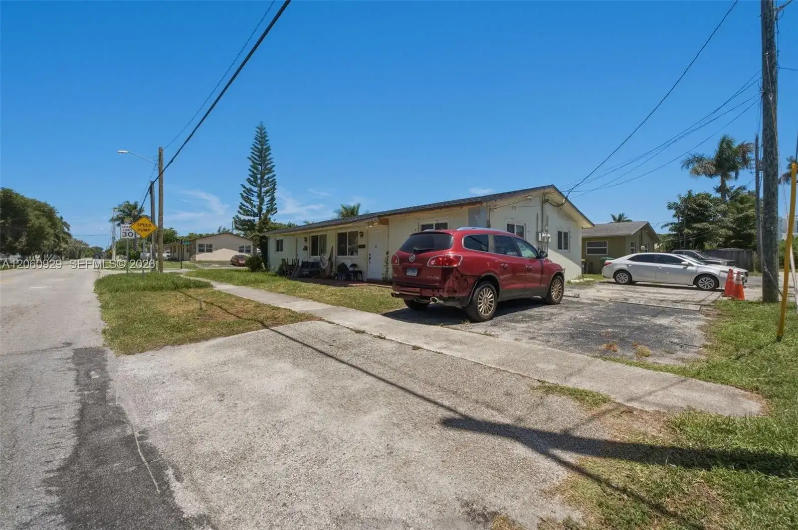 137 NE 1st Ct, Dania Beach FL 33004 photo 2