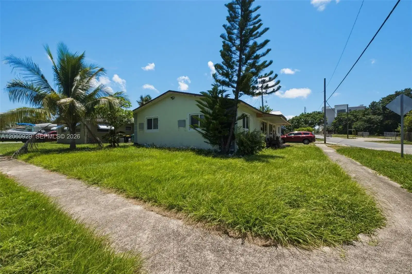 137 NE 1st Ct, Dania Beach FL 33004 photo 5