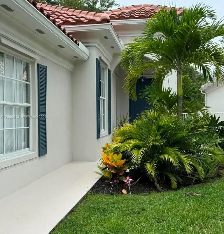 2008 Valencia Dr, Delray Beach FL 33445