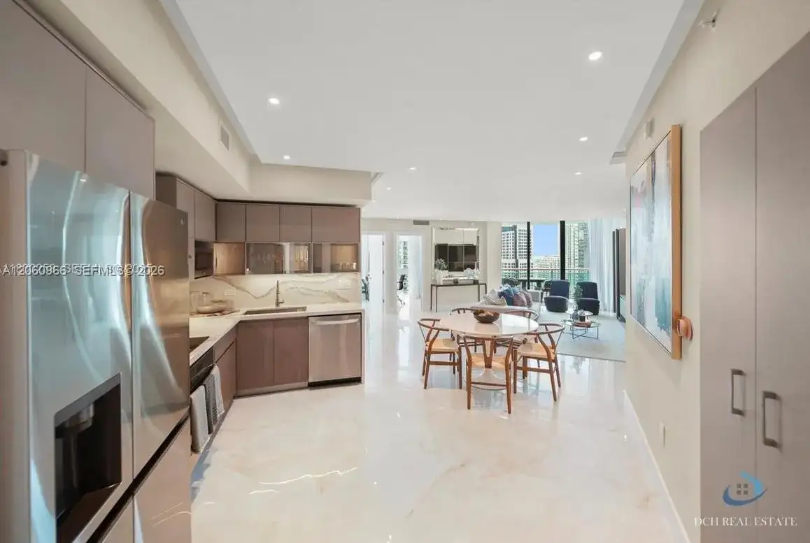 350 S Miami Ave # 3902, Miami FL 33130 photo 3