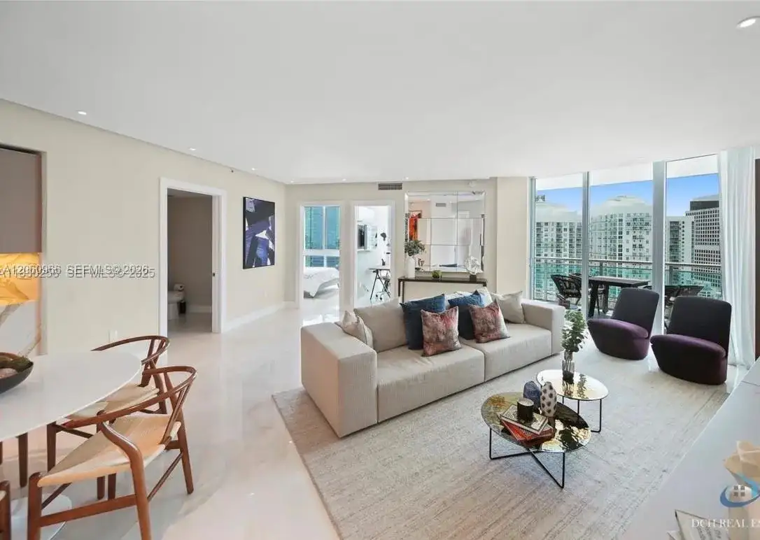 350 S Miami Ave # 3902, Miami FL 33130 photo 5