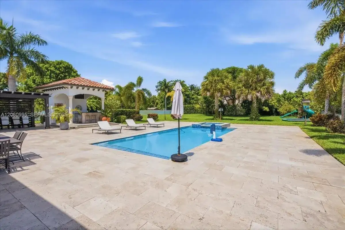 331 SW 124th Ave, Miami FL 33184 photo 2