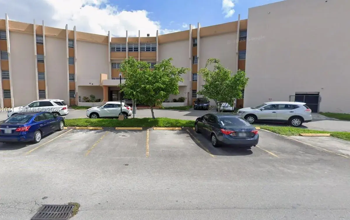 9678 Fontainebleau Blvd # 311, Miami FL 33172