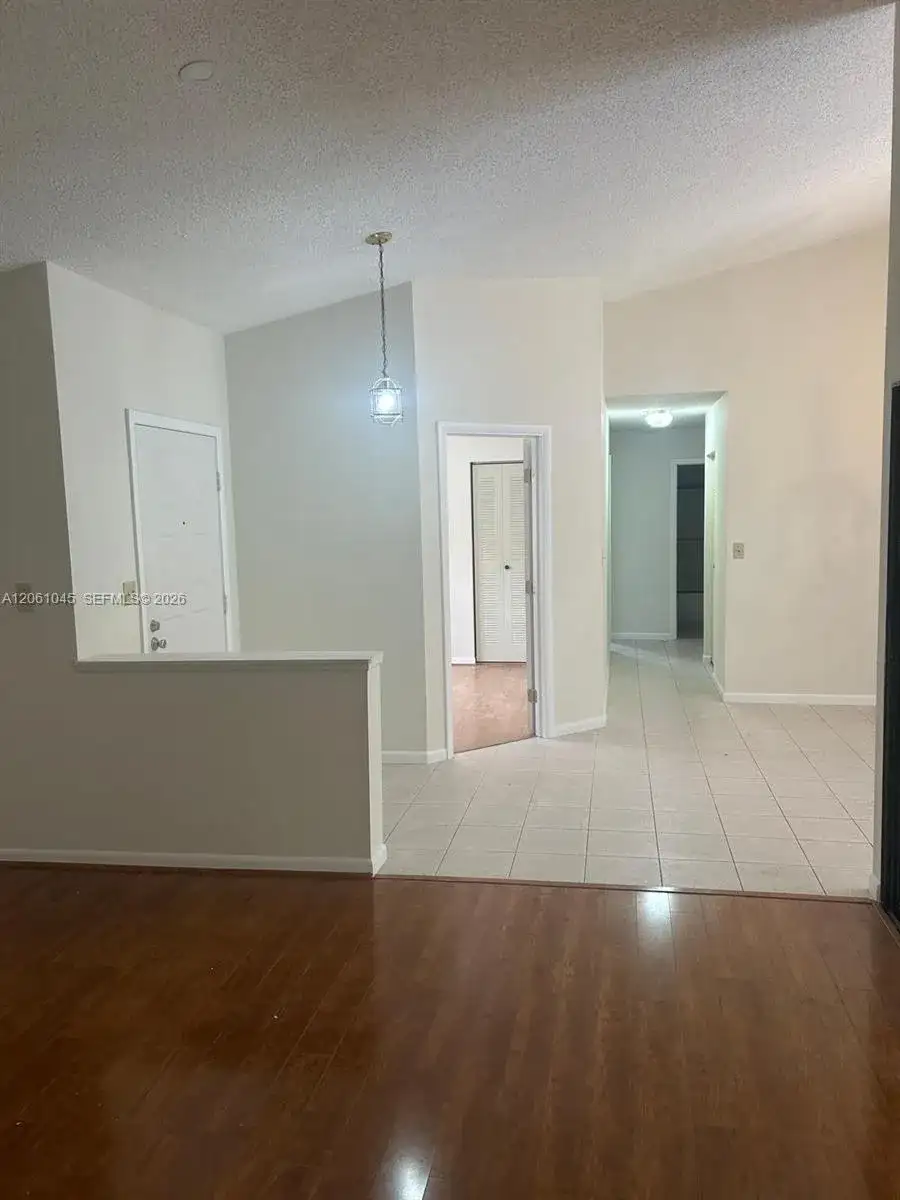 5901 Chester Ln, Davie FL 33331 photo 4