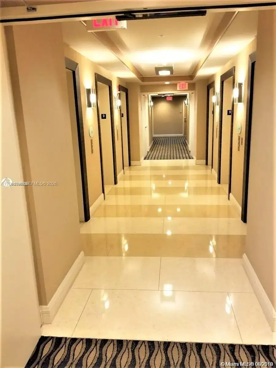244 Biscayne Blvd # 3307, Miami FL 33132 photo 2