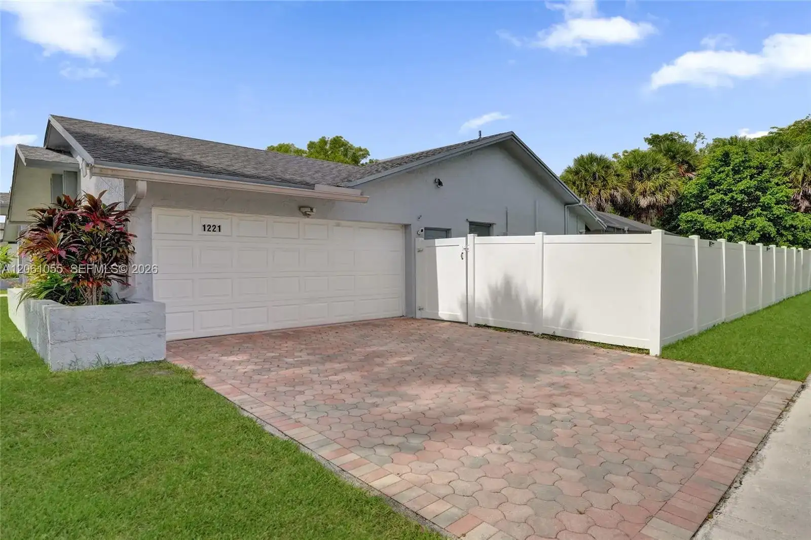1221 NW 78th Ave, Plantation FL 33322 photo 5