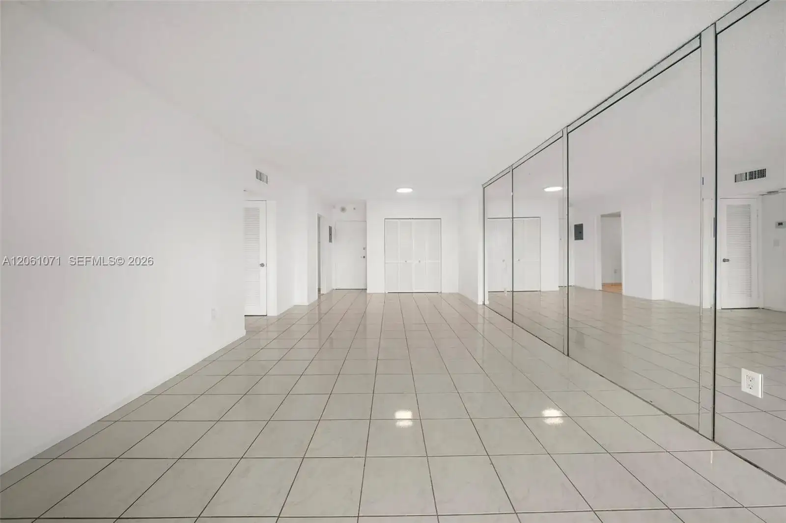 400 Kings Point Dr # 1628, Sunny Isles Beach FL 33160 photo 4