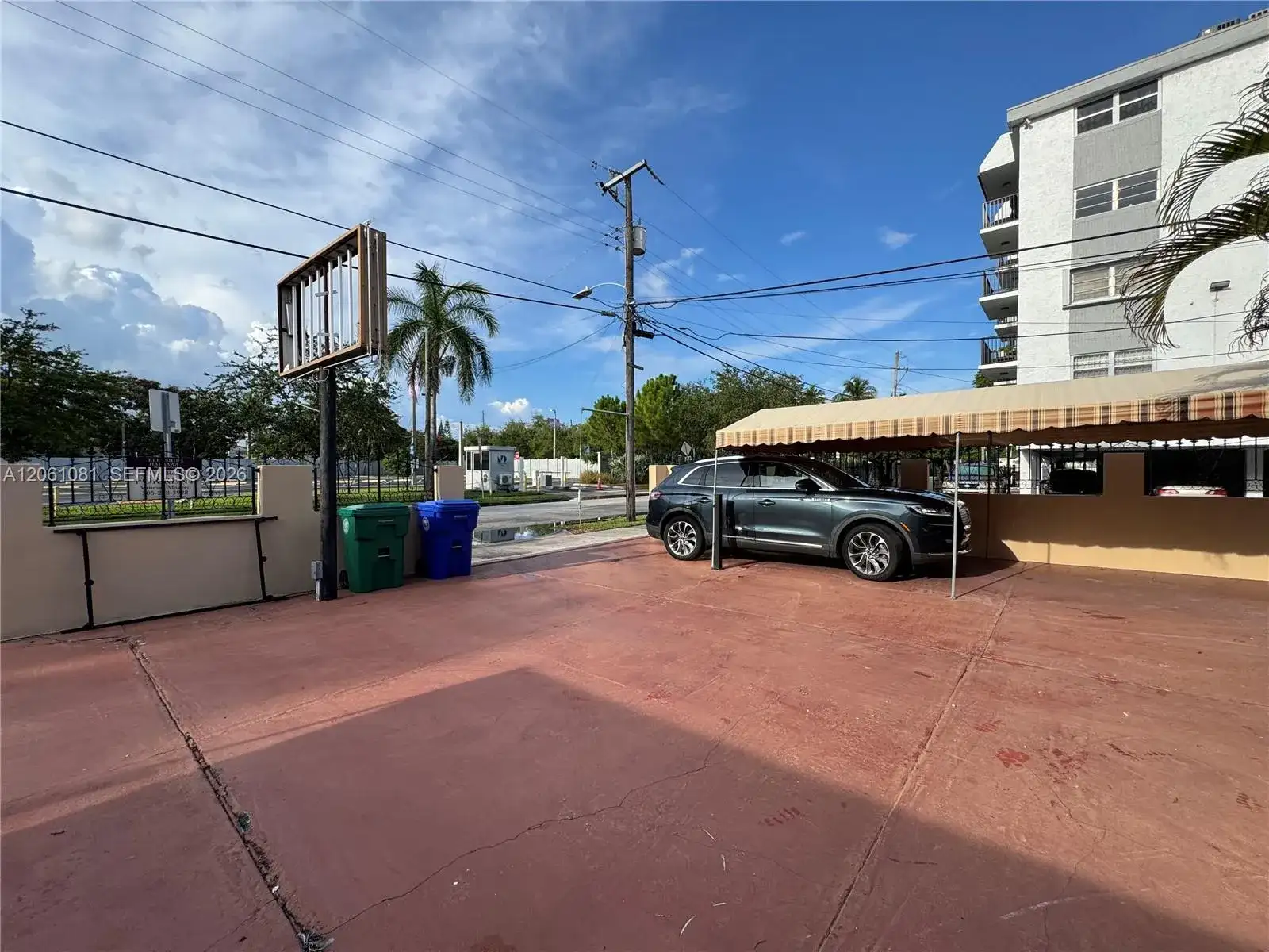 2524 SW 6th St, Miami FL 33135 photo 4