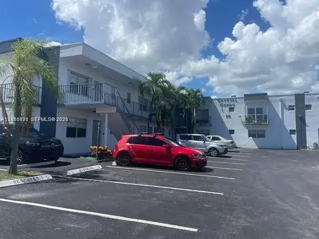 30 SE 4th Ave # 214, Hallandale Beach FL 33009