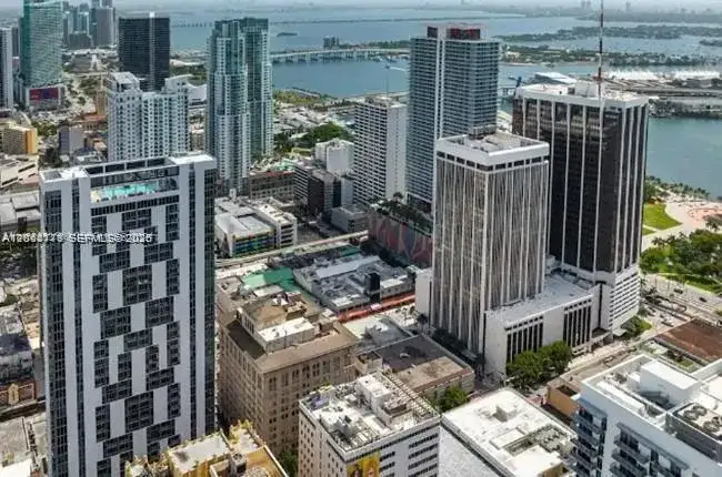 151 SE 1st St # 3111, Miami FL 33131 photo 4