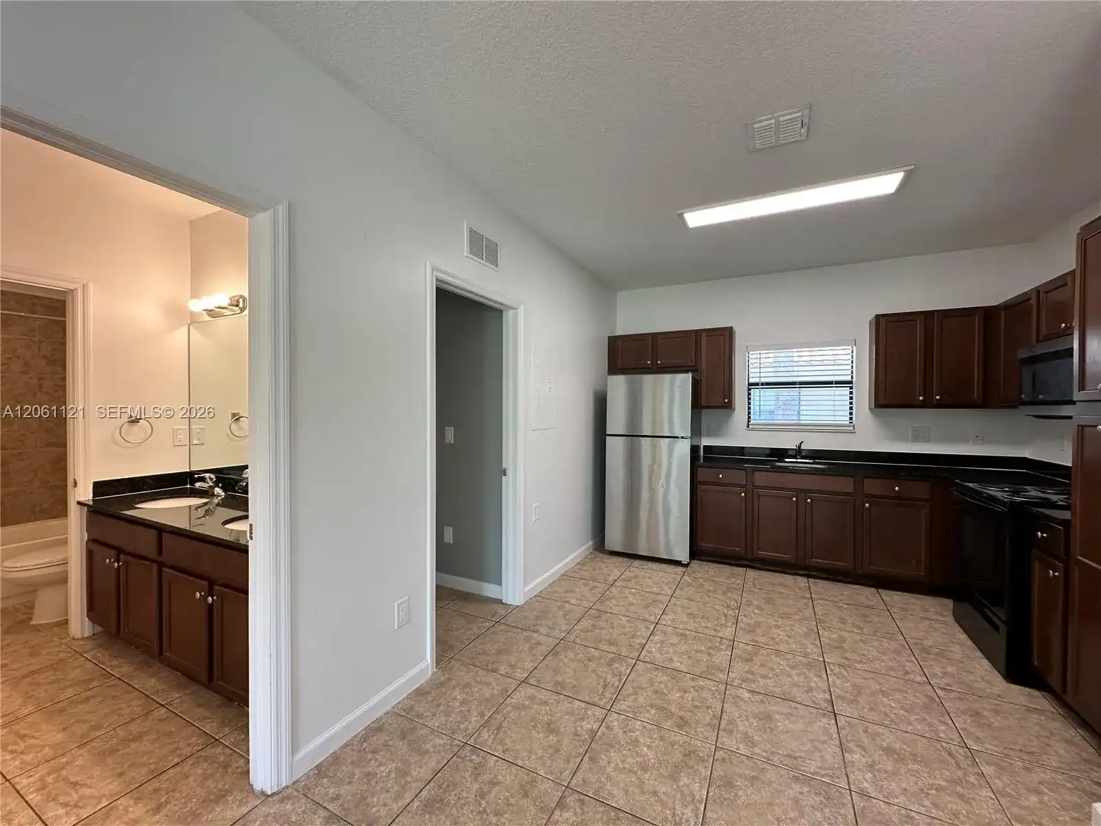 1035 NE 10th Ave # 3, Fort Lauderdale FL 33304