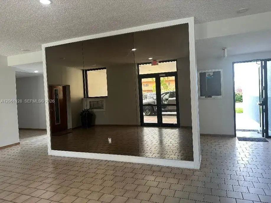 1820 W 53rd St # 518, Hialeah FL 33012 photo 3