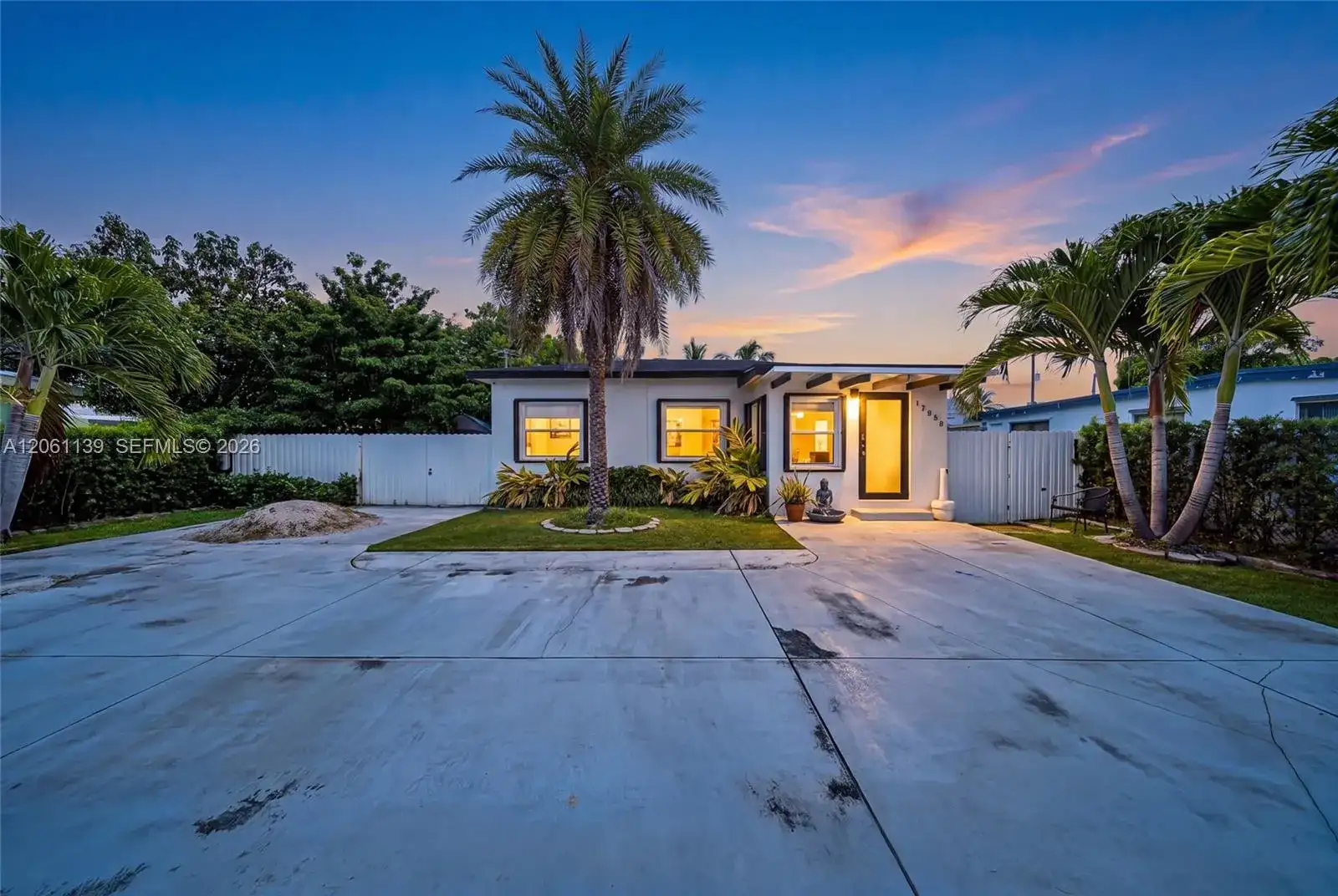 17019 SW 100th Ave, Miami FL 33157 photo 2
