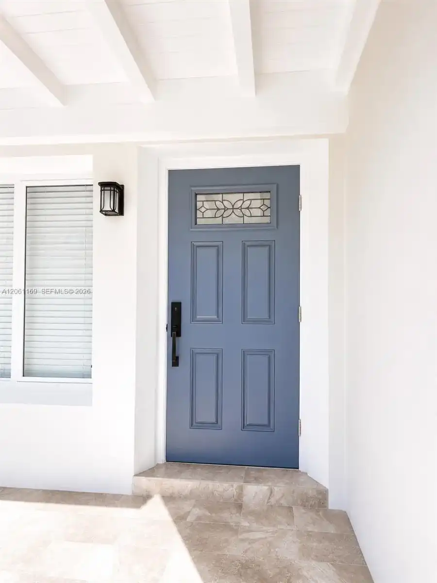 61 NW 47 ST, Miami FL 33127
