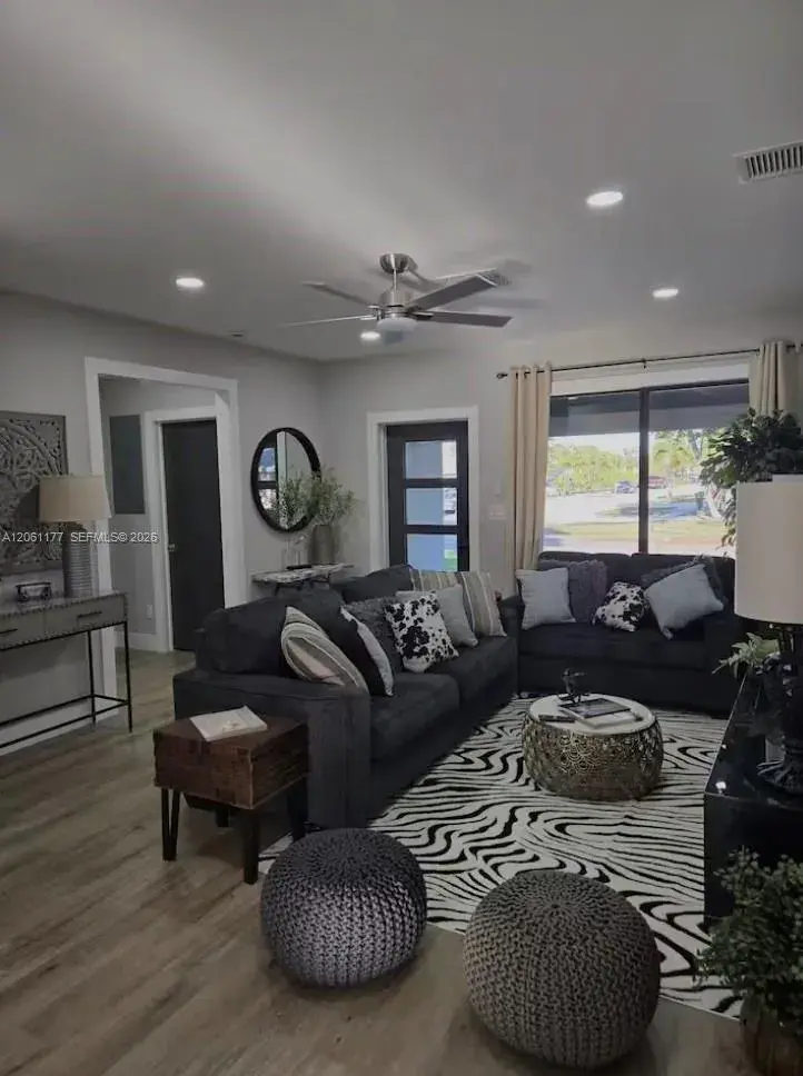 904 NW 6th Ter, Hallandale Beach FL 33009