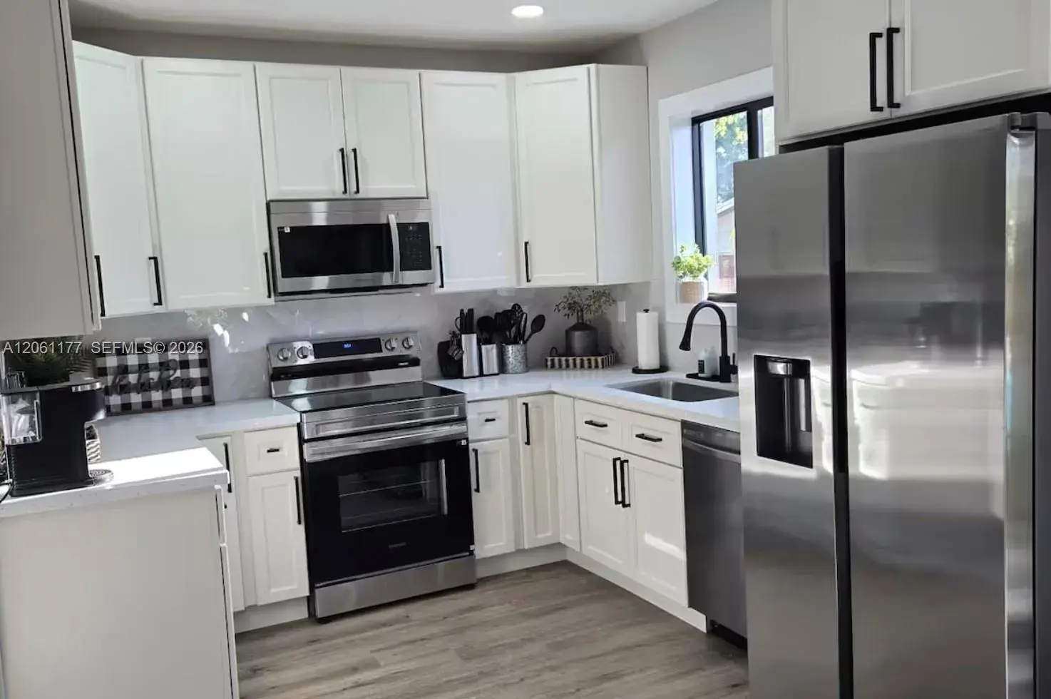 904 NW 6th Ter, Hallandale Beach FL 33009